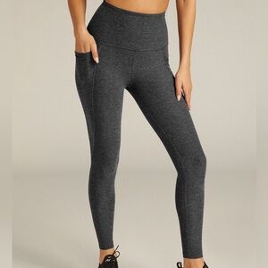 Beyond Yoga S Spacedye Out Of Pocket High Waisted Midi Legging in Grey